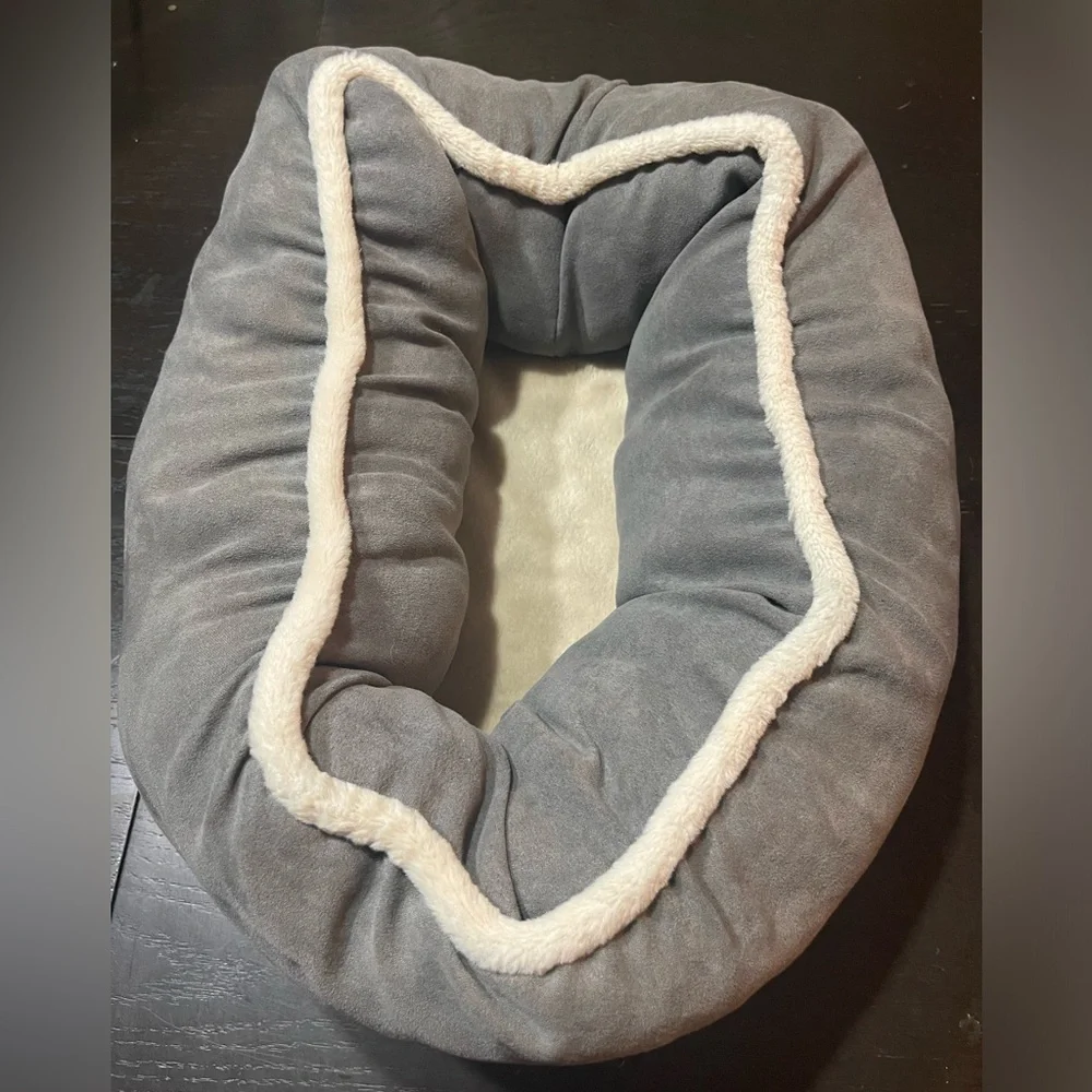 Small dog bed